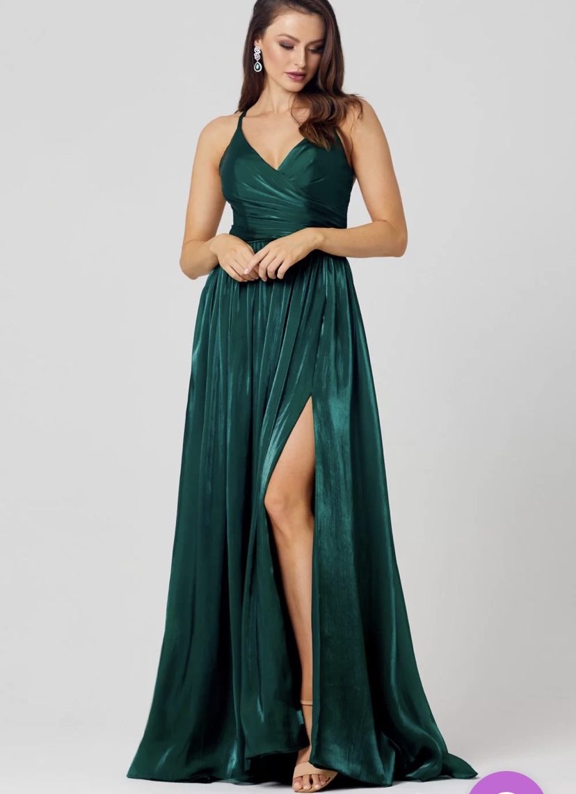 Lee Formal Gown | Poison Ivy Dress Hire